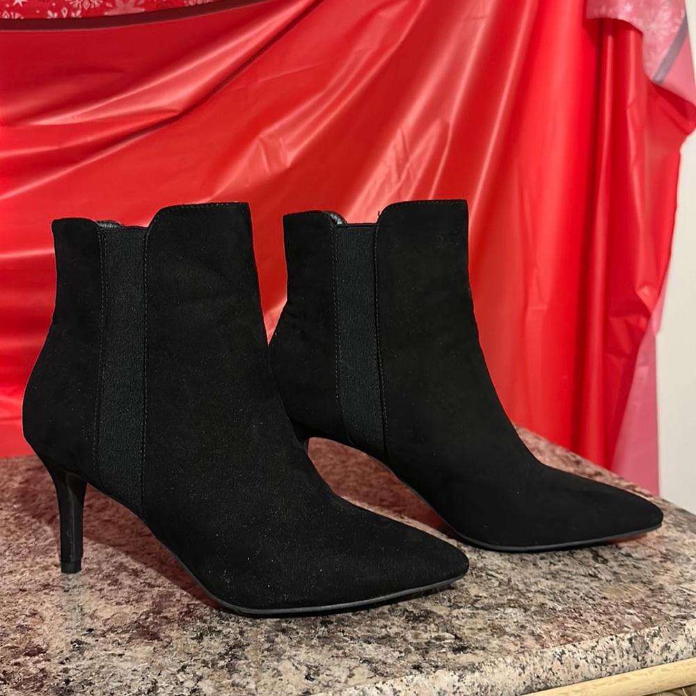 Heel booties